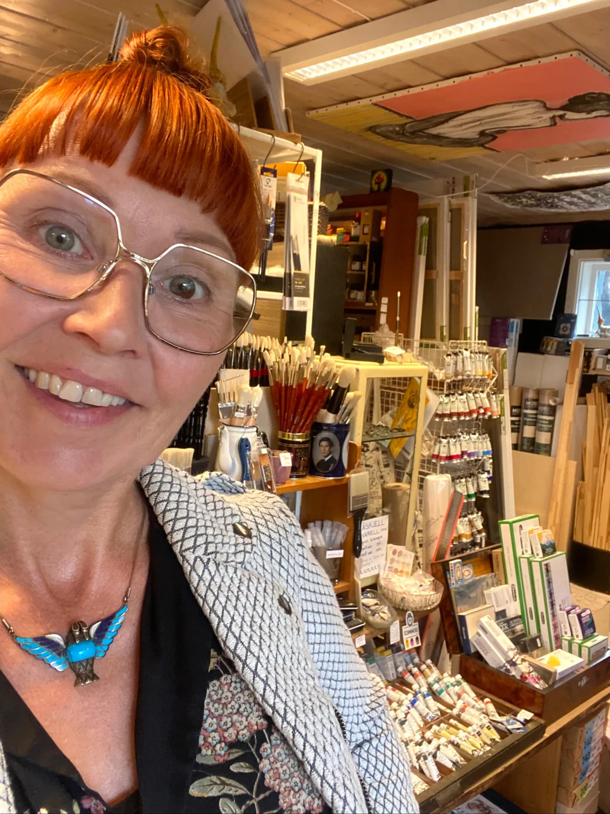Anne Cathrine Wilson i butikken på Sandvang