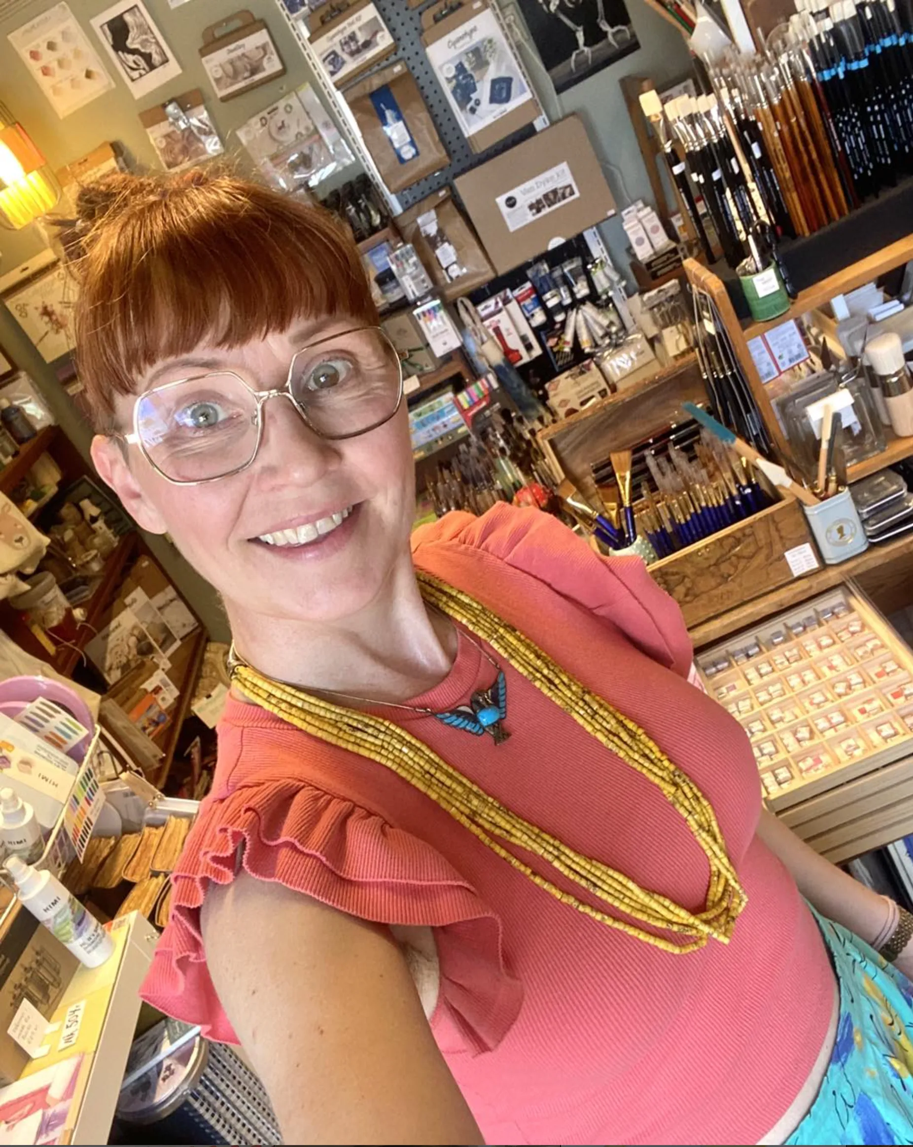 Anne Cathrine Wilson i butikken på Sandvang